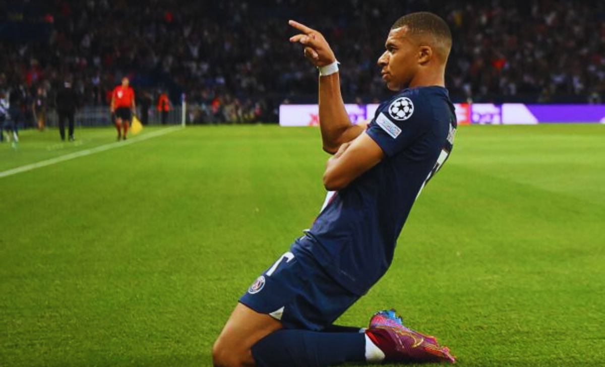 Kylian Mbappe a new contract
