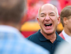 Jeff Bezos Surpasses Elon Musk as World’s Richest Person