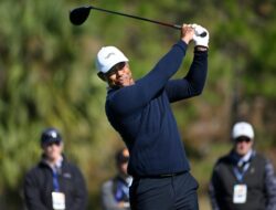 Tiger Woods makes a big comeback at the PNC Championship